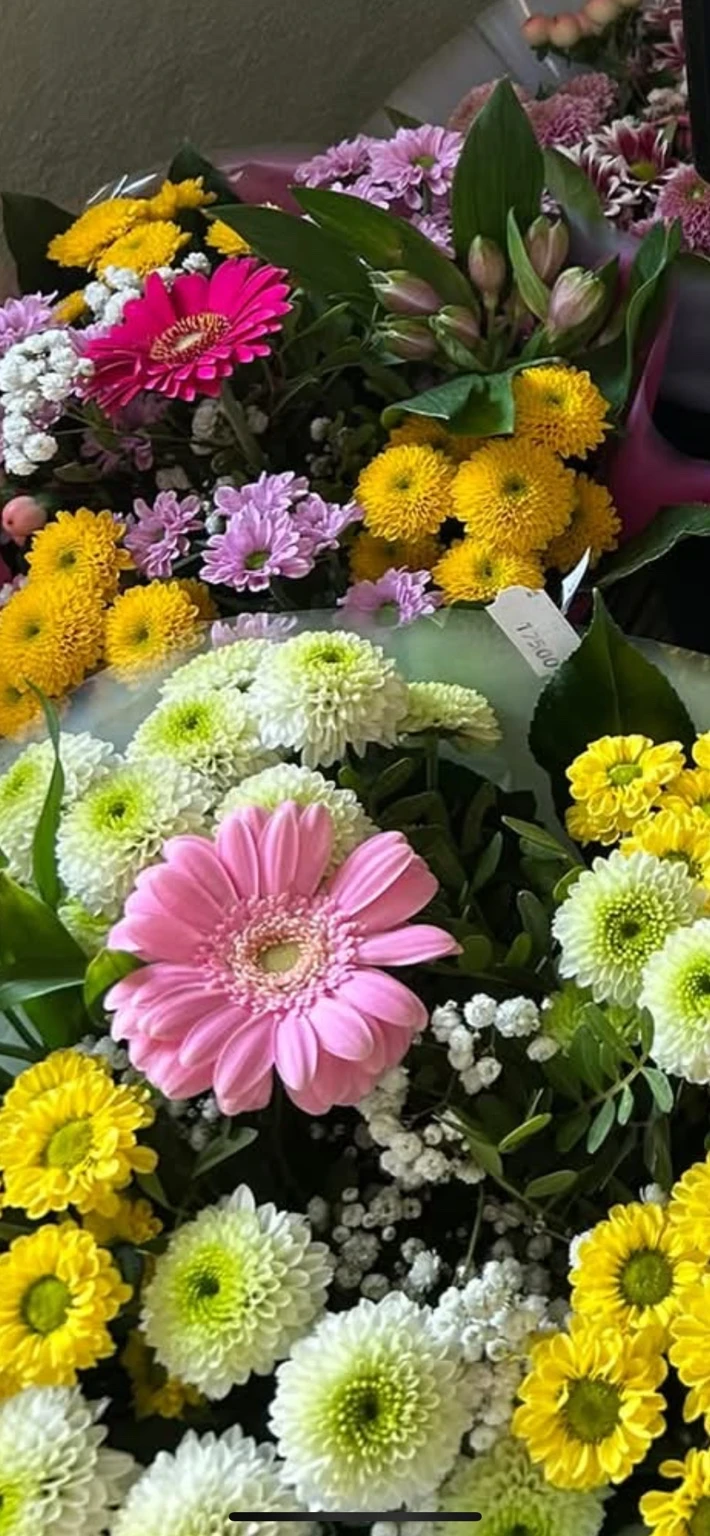 Onsdagsbuket fra BLOMSTERVÆRKSTEDET i Fredericia